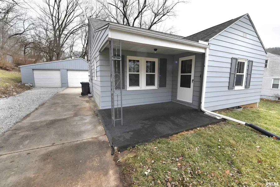 111 Gardner Avenue, East Peoria, IL 61611 - Image #2