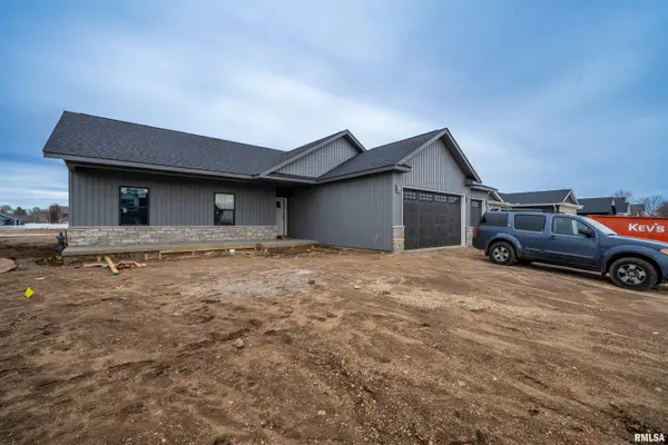 1315 W Hillcrest Drive, Chillicothe, IL 61523