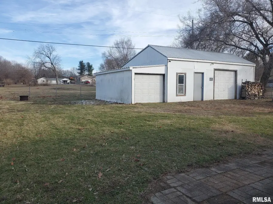 1512 Spring Bay Road, East Peoria, IL 61611 - Image #2