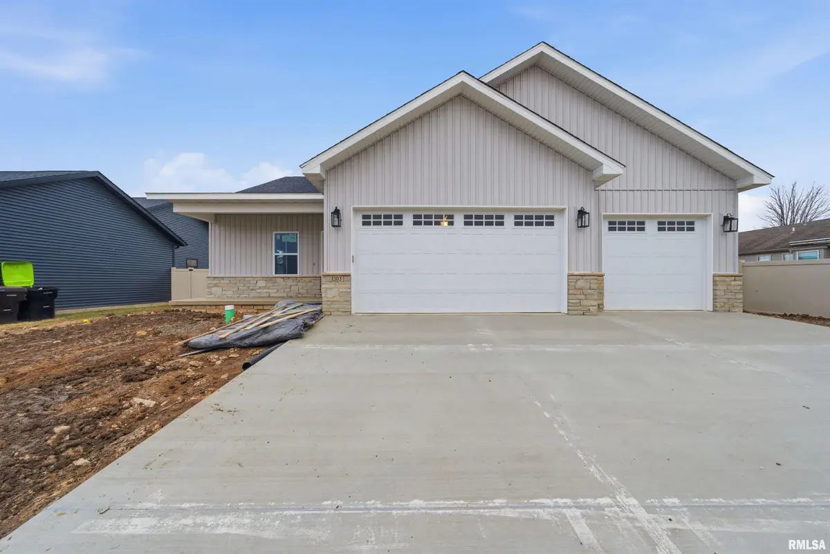 1303 W Hillcrest Drive, Chillicothe, IL 61523 - Image #1