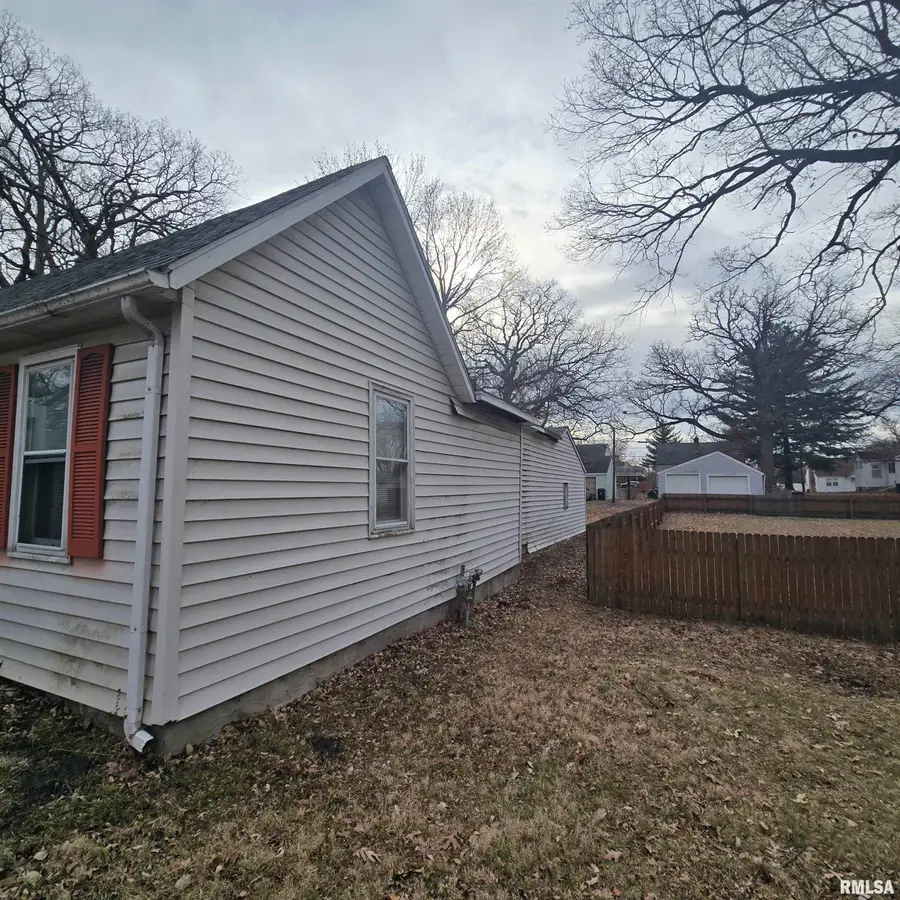 1118 E Melbourne Avenue, Peoria, IL 61603 - Image #3
