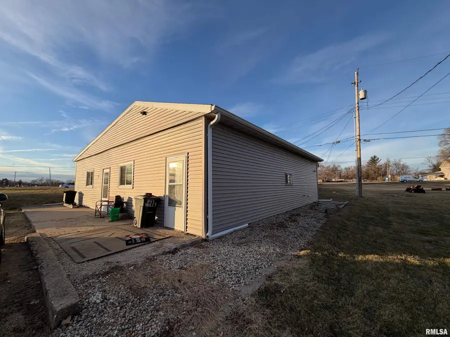 301 W Holly Drive, Washington, IL 61571 - Image #3