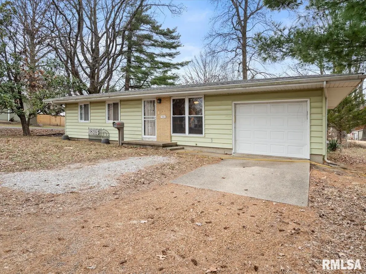 520 S 6th Street, Herrin, IL 62948 - #1