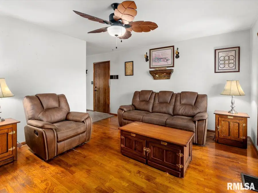 520 S 6th Street, Herrin, IL 62948 - #2