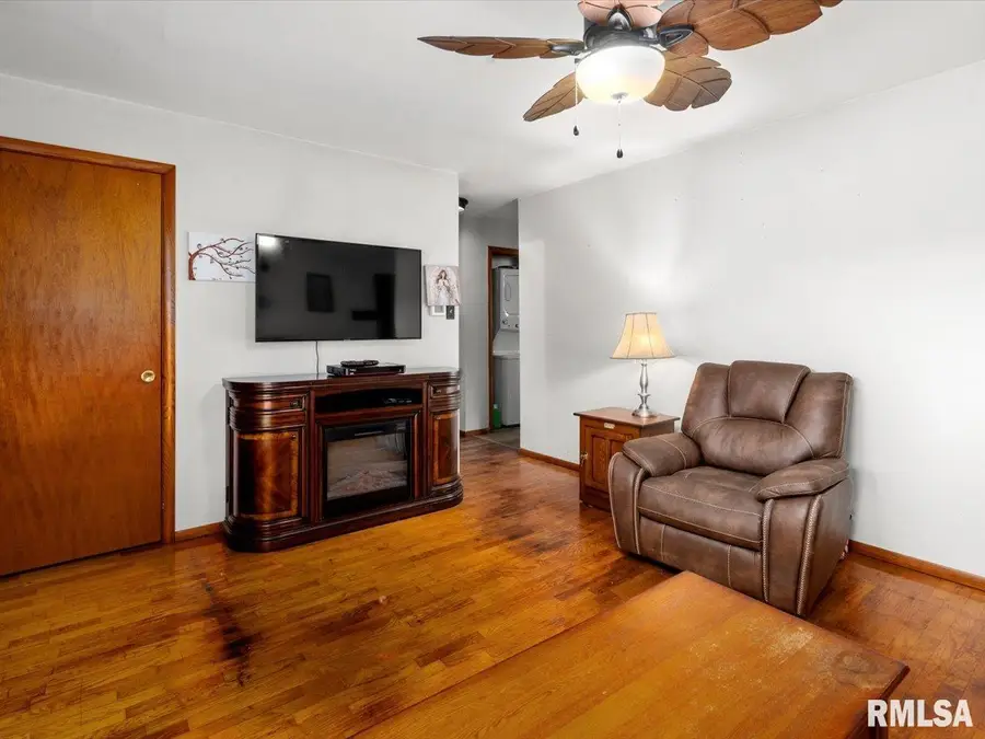 520 S 6th Street, Herrin, IL 62948 - #3