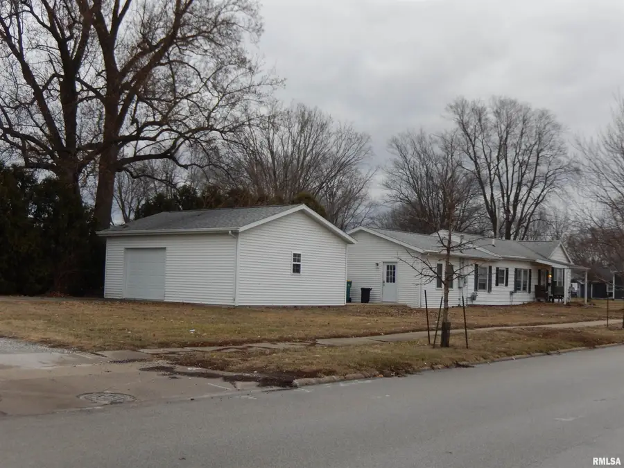 840 E Pierce Street, Macomb, IL 61455 - Image #2