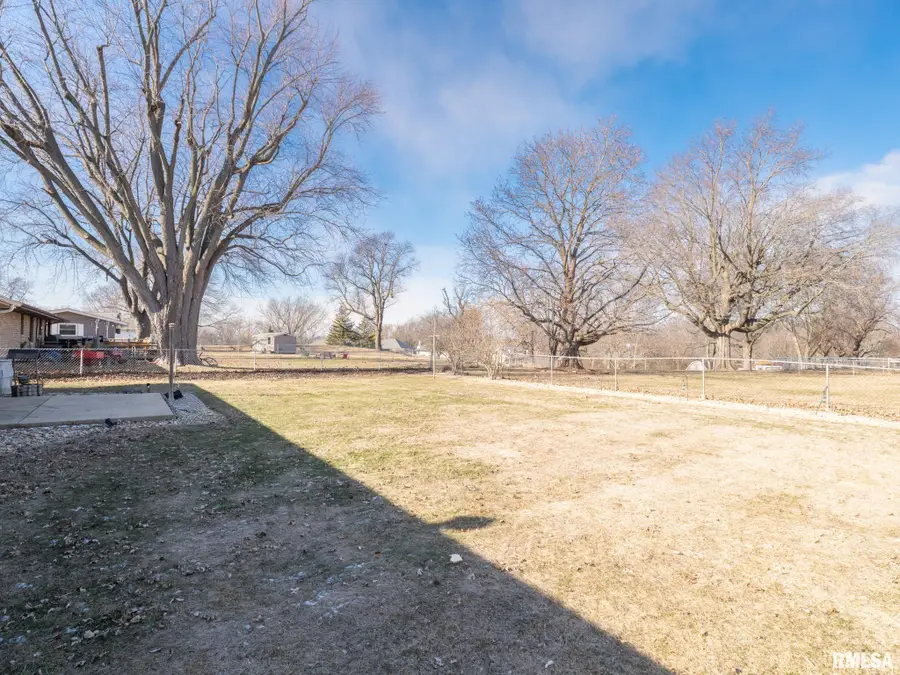 2125 Hillcrest Avenue, Pekin, IL 61554 - Image #2