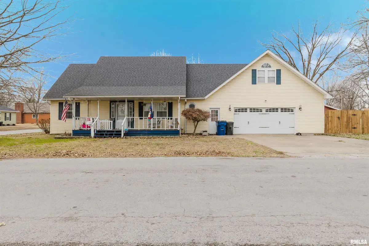 201 N Day Street, West Frankfort, IL 62896 - Image #1