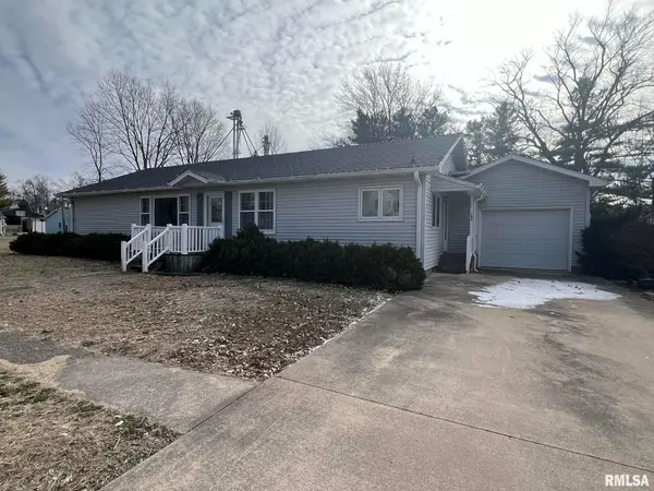 105 E Fillmore Street, Sciota, IL 61475