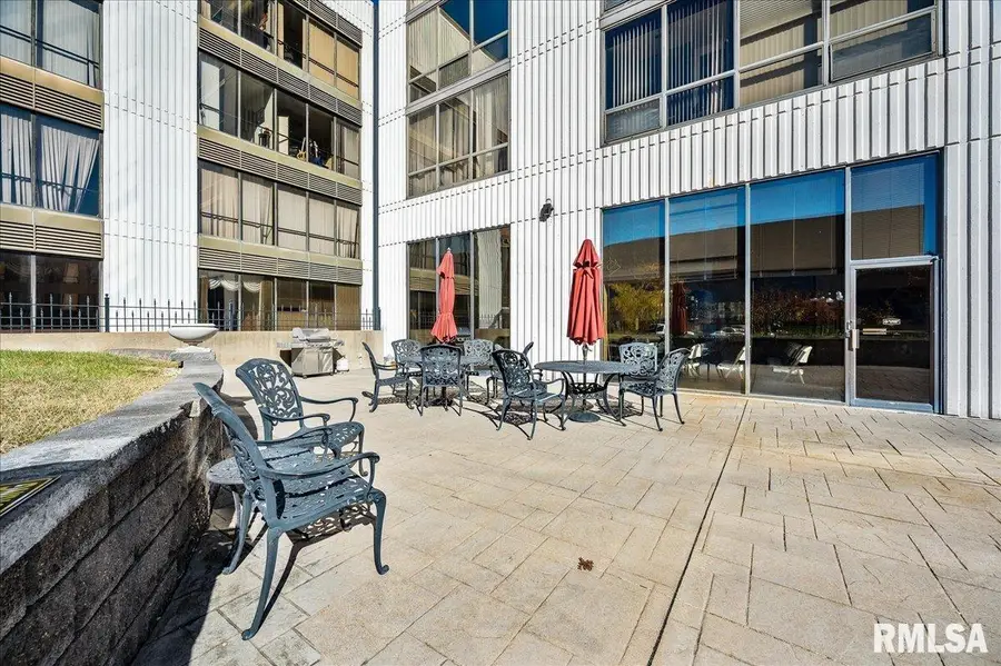 123 SW Jefferson Avenue #E4W, Peoria, IL 61602 - Image #3