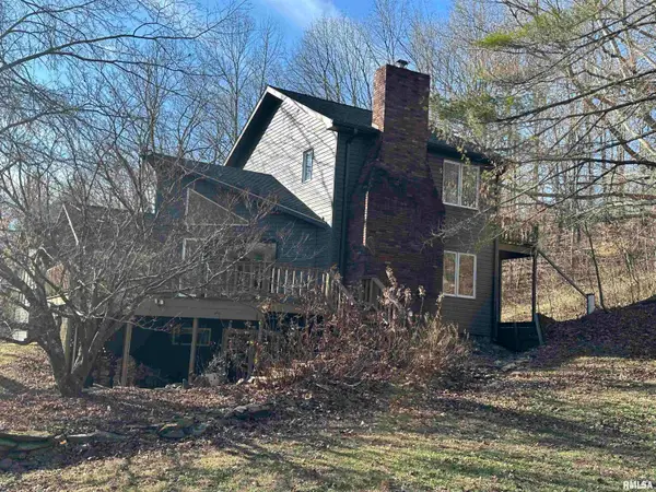 1300 Shoal Creek Road, Murphysboro, IL 62966