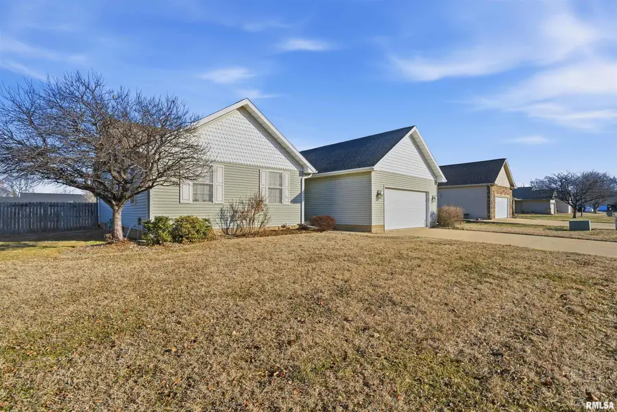 701 Buckhaven Street, Pekin, IL 61554 - Image #2