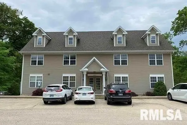 3445 W Dorchester Ridge #D, Peoria, IL 61604