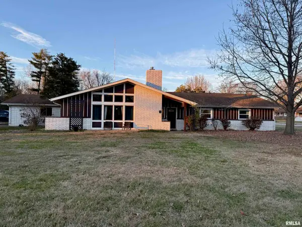 2 Pinewood Drive, Carbondale, IL 62901