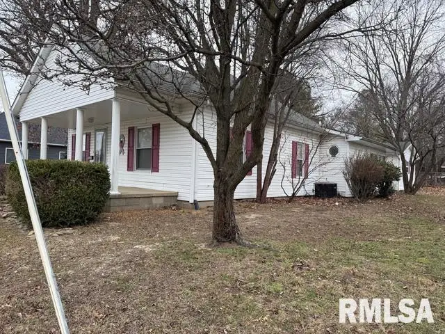 302 S Duquoin Street, Benton, IL 62812 - Image #3