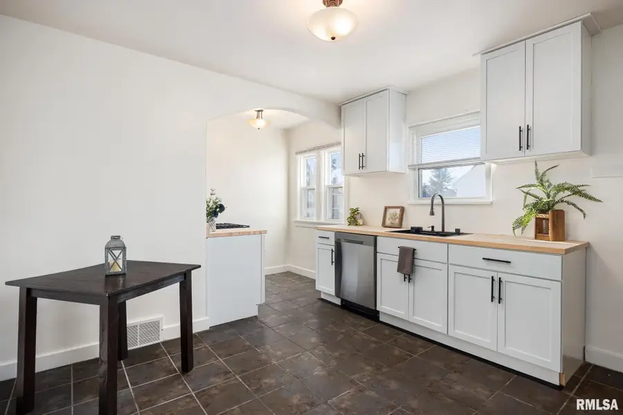 803 W Meadows Place, Peoria, IL 61604 - Image #3