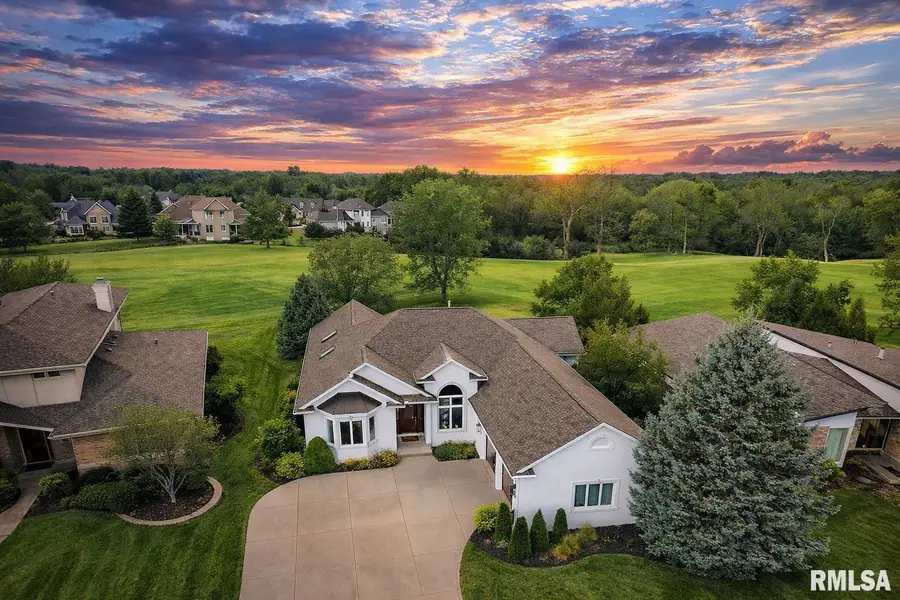 5205 N Ashford Drive, Peoria, IL 61615 - Image #2