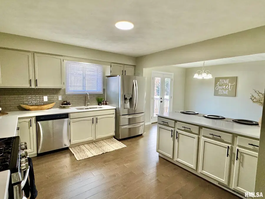 6336 N Frostwood Parkway, Peoria, IL 61615 - Image #3