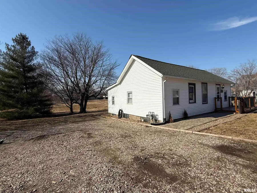 66 S Mill Street, Farmington, IL 61531 - #3