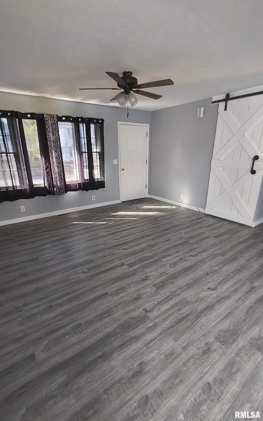 20 S Peach Street, Du Quoin No 8, IL 62832 - #3