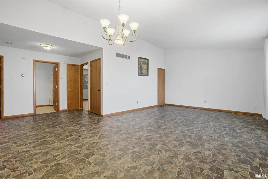 112A Grandview Circle, Eureka, IL 61530 - Image #2