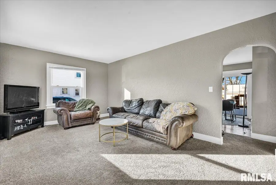 602 Ridge Street, Washington, IL 61571 - Image #2