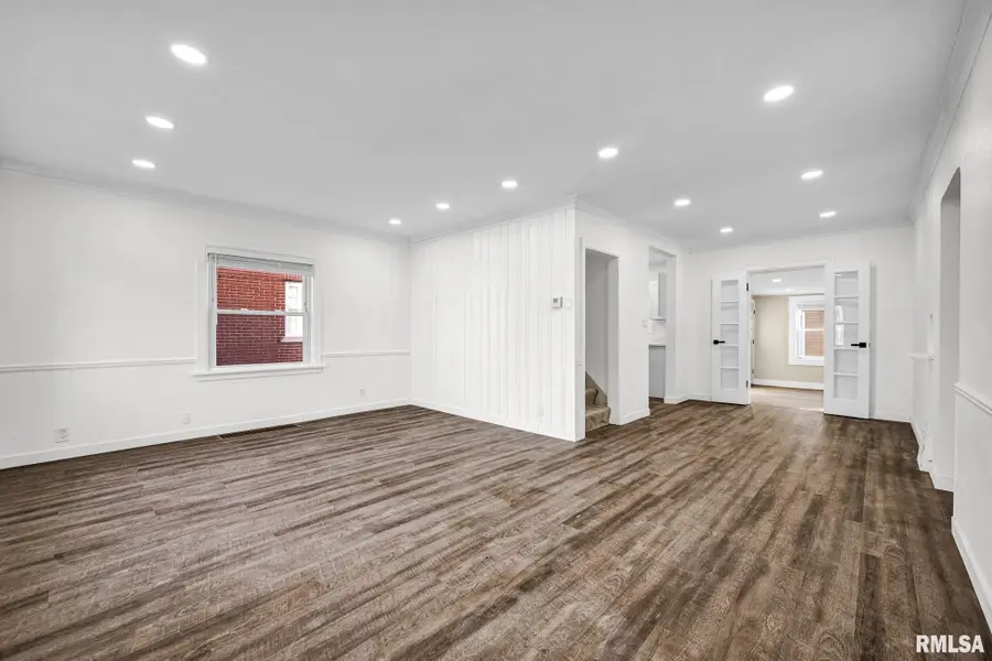 812 E Seneca Place, Peoria, IL 61603 - Image #2