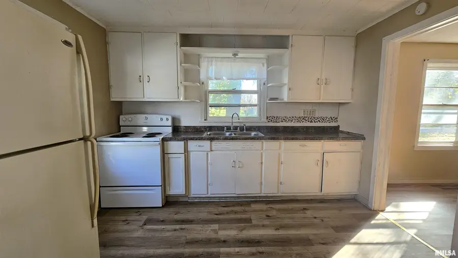 200 W 12th Street, Johnston City, IL 62951 - Image #2