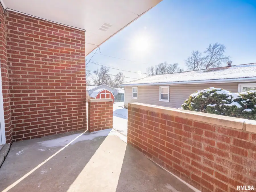 1113 N 15th Street, Pekin, IL 61554 - Image #3