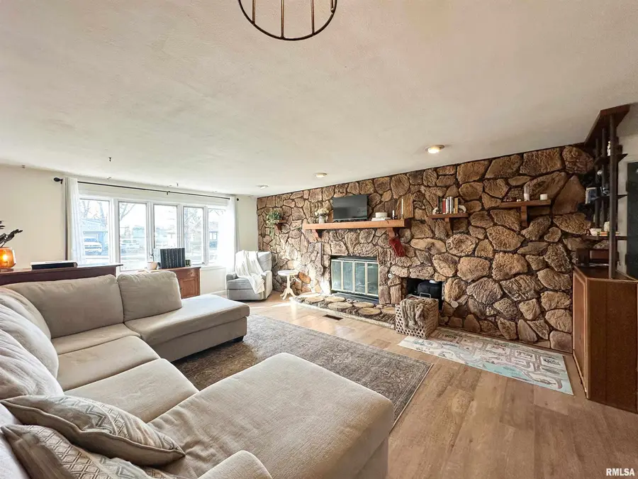 2708 S Daycor Divide, Peoria, IL 61607 - Image #2