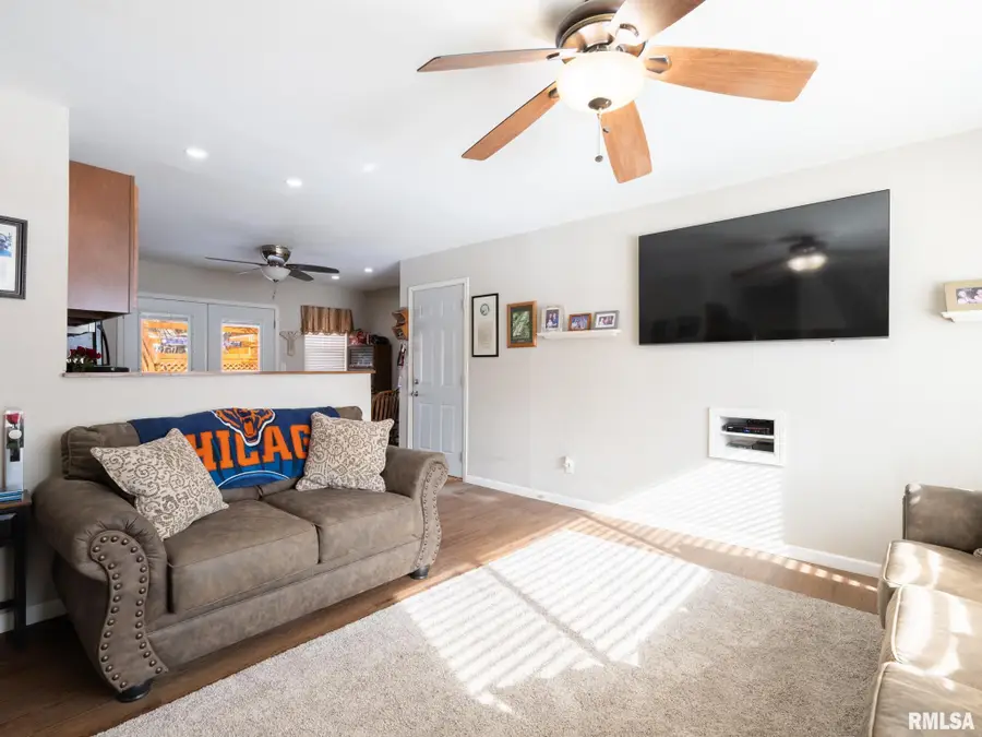 4049 W Hillmont Road, Peoria, IL 61615 - Image #2