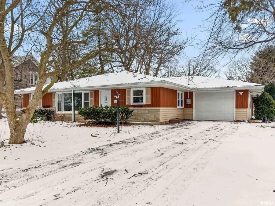 401 N Galena Avenue, Brimfield, IL 61517 - #2