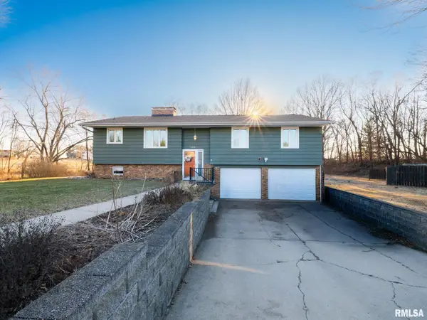 103 Edgebrook Court, Washburn, IL 61570