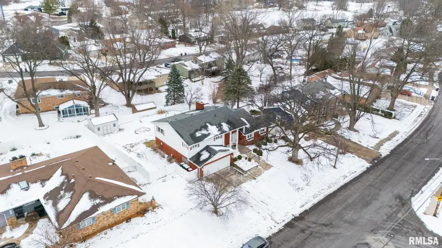 1808 Saint Clair Drive, Pekin, IL 61554 - Image #2