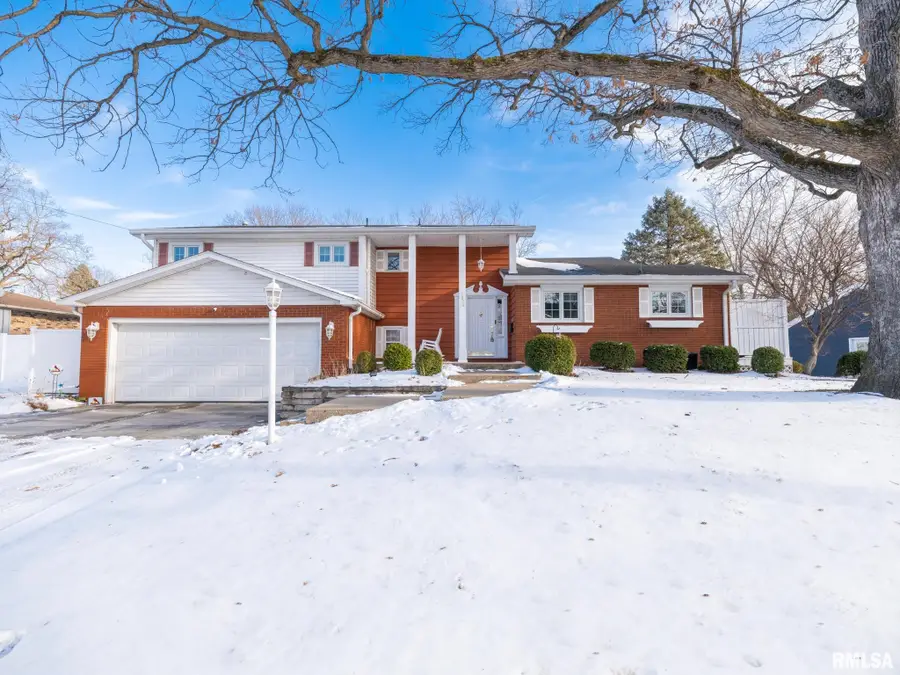 1808 Saint Clair Drive, Pekin, IL 61554 - Image #3