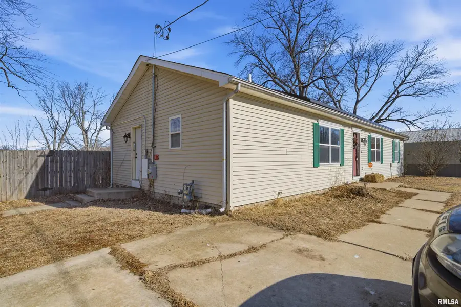 417 Lilac Lane, East Peoria, IL 61611 - #2