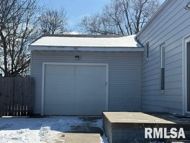524 W Hanssler Place, Peoria, IL 61604 - Image #3