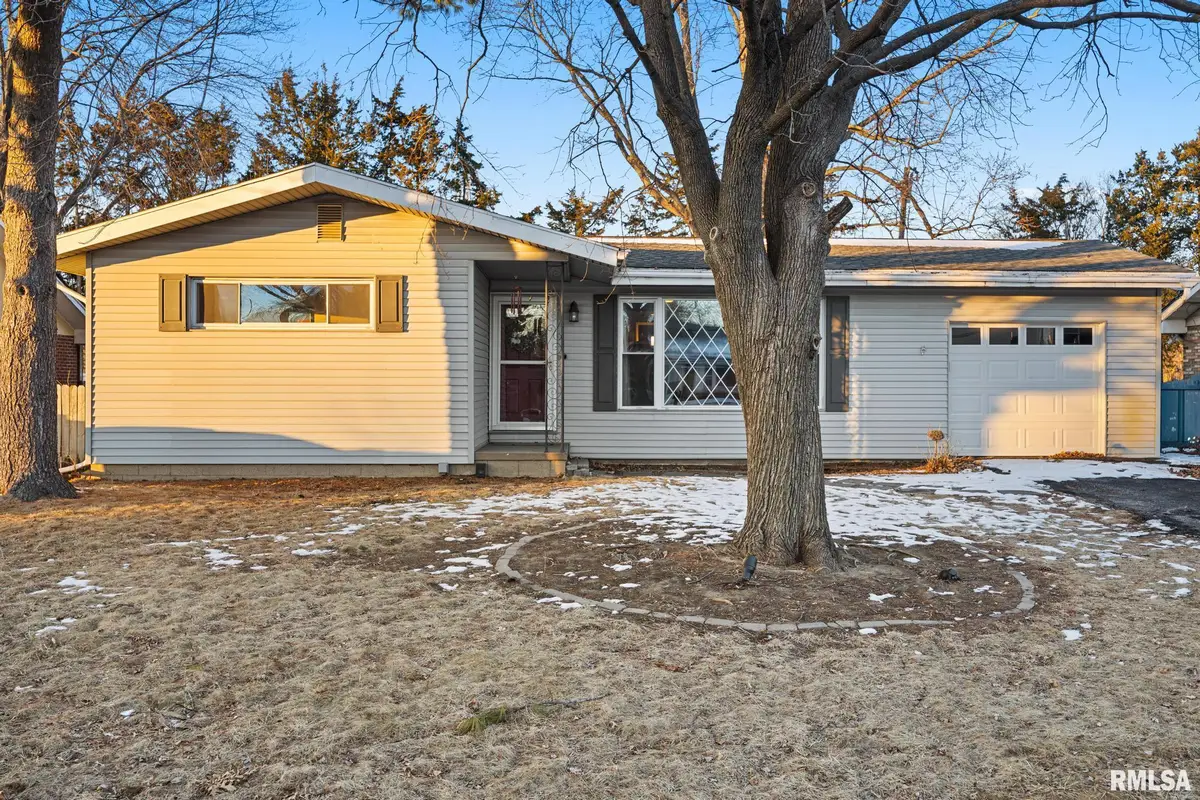 631 W Laclaire Lane, Peoria, IL 61614 - Image #1