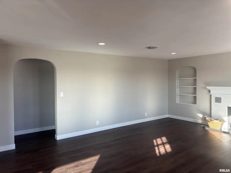 707 W Santa Fe Street, Toluca, IL 61369 - #3