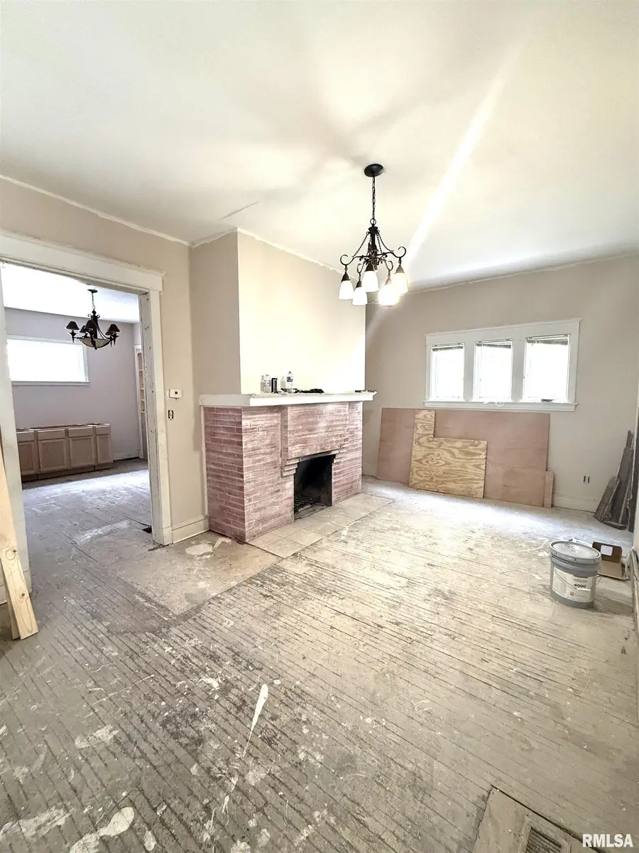 1019 NE Perry Avenue, Peoria, IL 61603 - Image #2