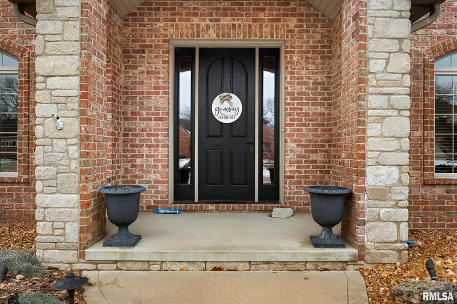 31 Sapphire Point, Morton, IL 61550 - #3