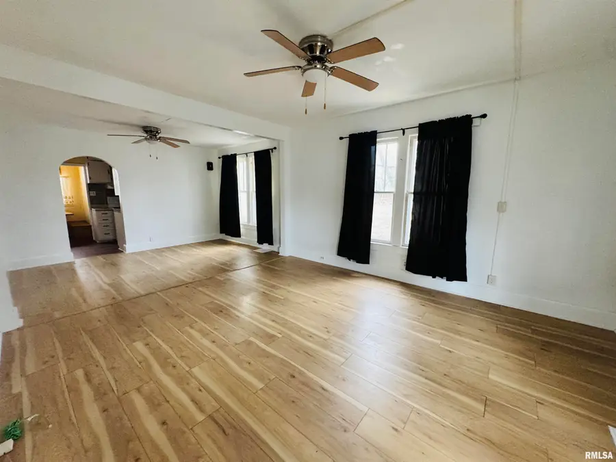 713 W Calhoun Street, Macomb, IL 61455 - #3