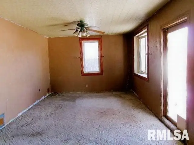 14019 N Edgewater Drive, Chillicothe, IL 61523 - #2