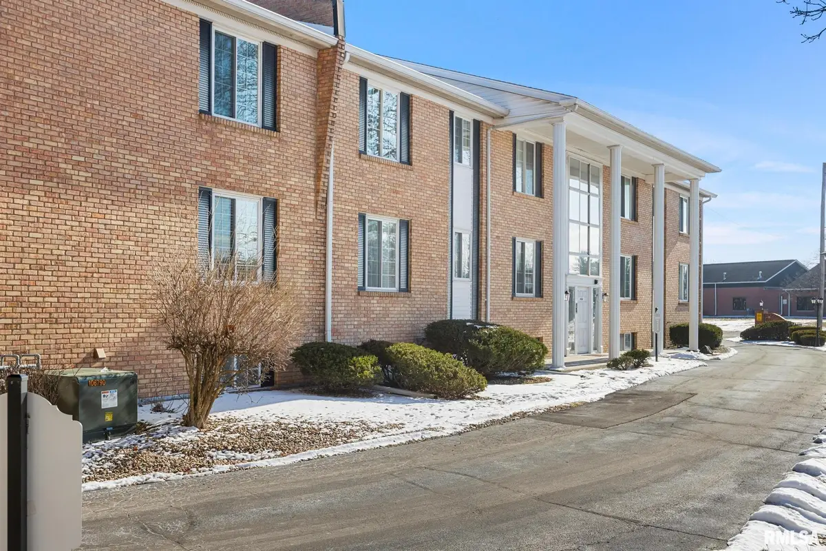 6016 N Knoxville Avenue #102, Peoria, IL 61614 - Image #1
