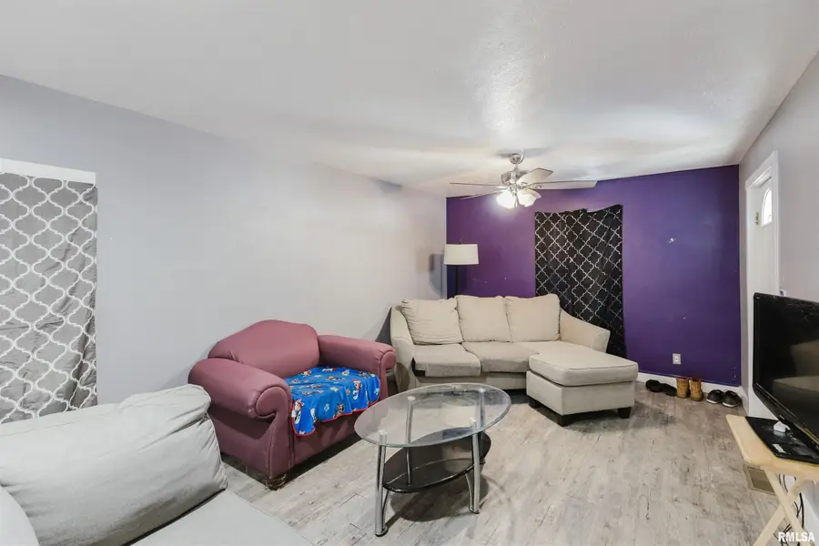 1201 N 11th Street, Herrin, IL 62959 - #3