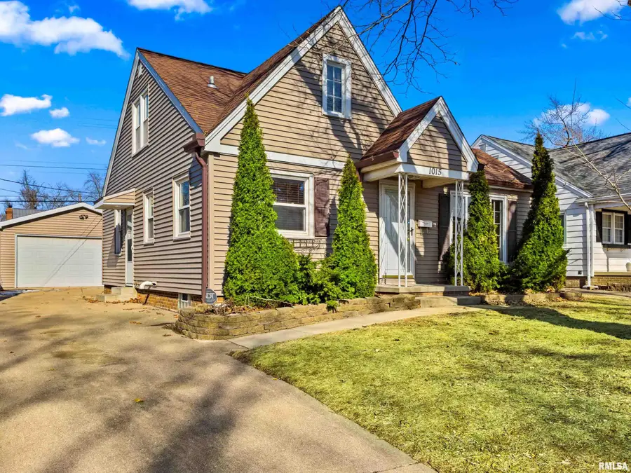 1015 E Fairoaks Avenue, Peoria, IL 61603 - Image #2