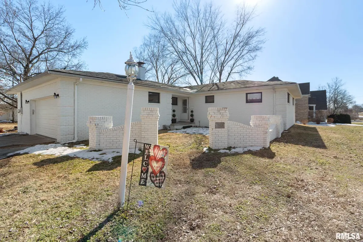 1303 S Carbon Street, Marion, IL 62959 - #1