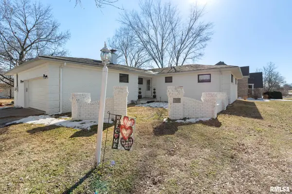 1303 S Carbon Street, Marion, IL 62959