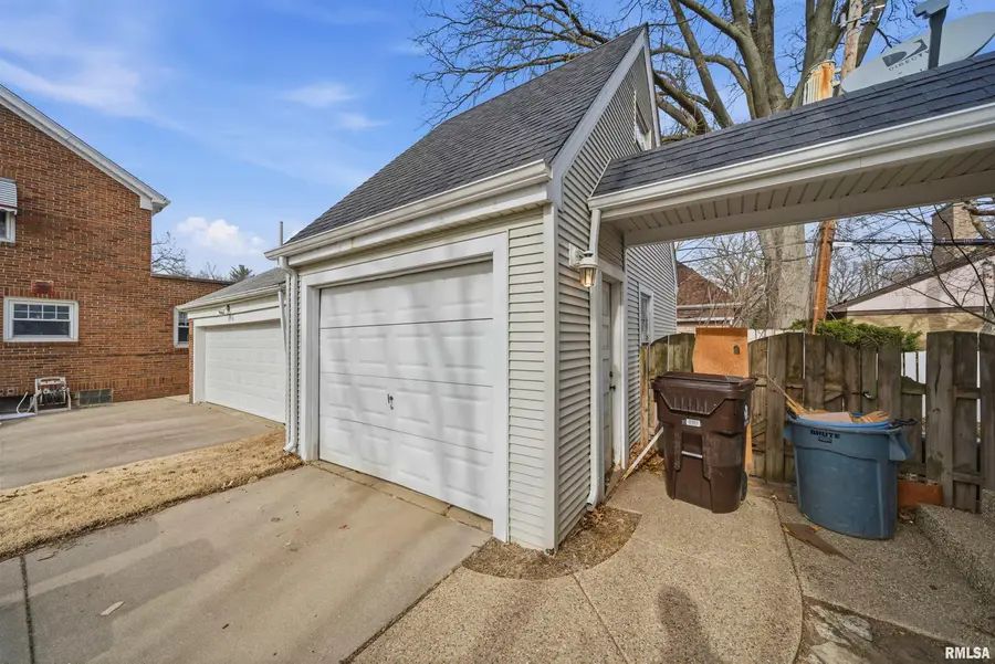 2705 W Manor Parkway, Peoria, IL 61604 - Image #3