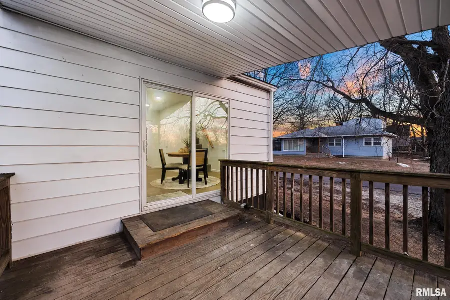 401 N Highland Avenue, Creve Coeur, IL 61610 - #3